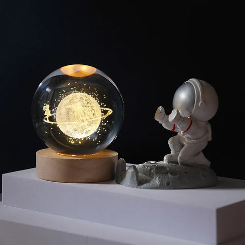 Boule Cristal 3D Rotative avec Lumières LED - Objet Déco Astronomie