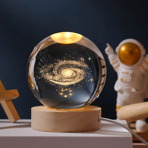 Boule Cristal 3D Rotative avec Lumières LED - Objet Déco Astronomie