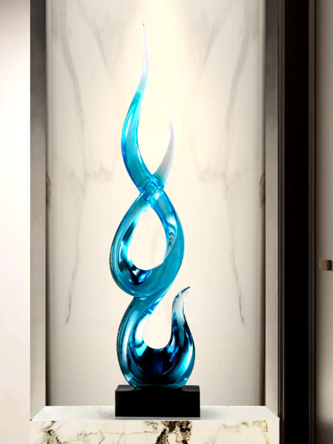 Sculpture abstraite en résine bleu transparent 67 cm
