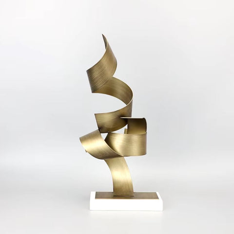 Sculpture art abstrait en métal doré 40 cm