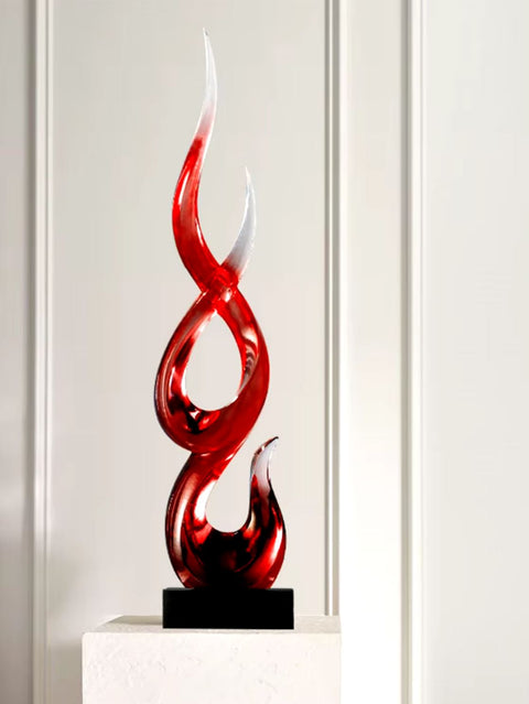 Sculpture abstraite en résine rouge transparent 67 cm