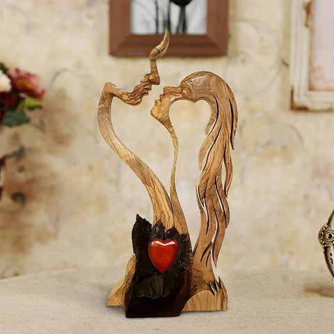 Statue amoureux en bois 25 cm