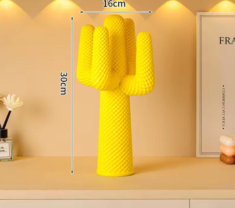 Statue cactus design jaune en résine 30 cm