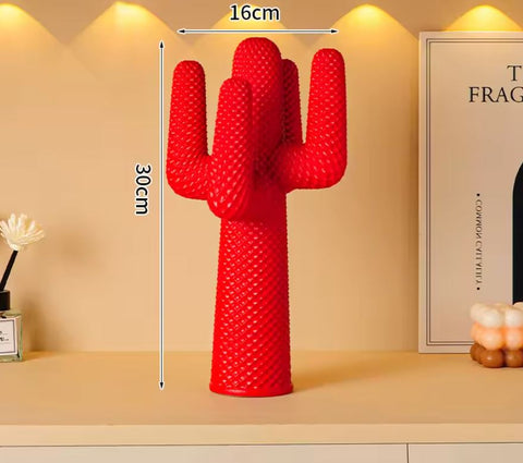 Statue cactus design rouge en résine 30 cm