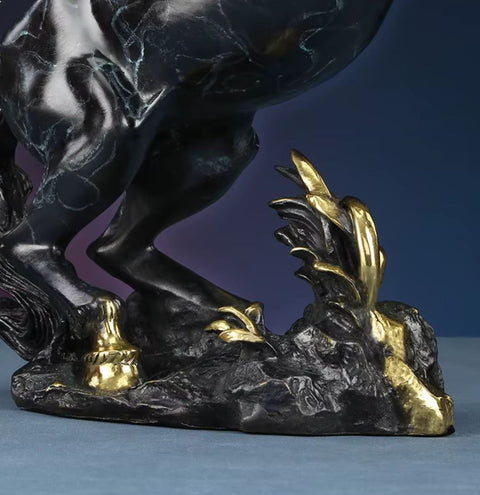 Sculpture cheval cabré en laiton effet marbre noir 27 cm