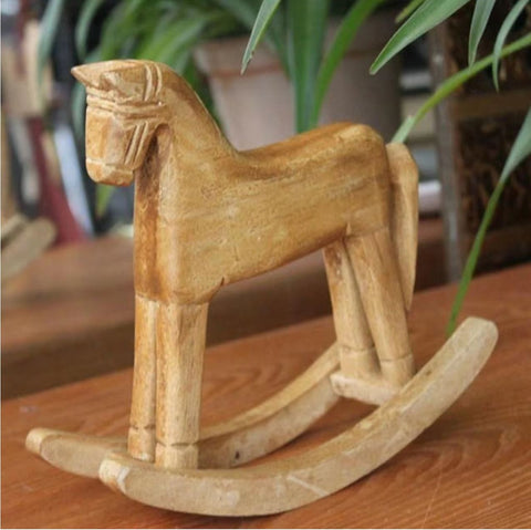 Statue cheval à bascule en bois  19 cm