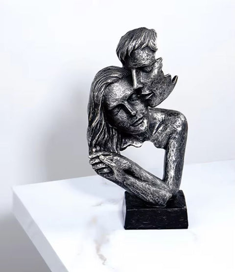Statue couple enlacé design 29 cm
