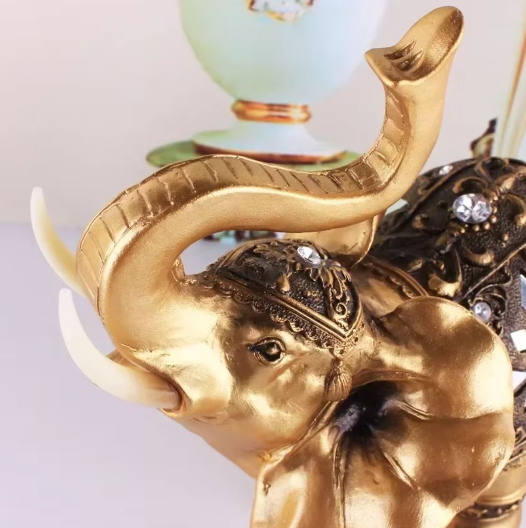Statue éléphant en résine dorée 15 cm– Omega Statue