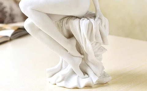 Statue femme nue assise 31 cm