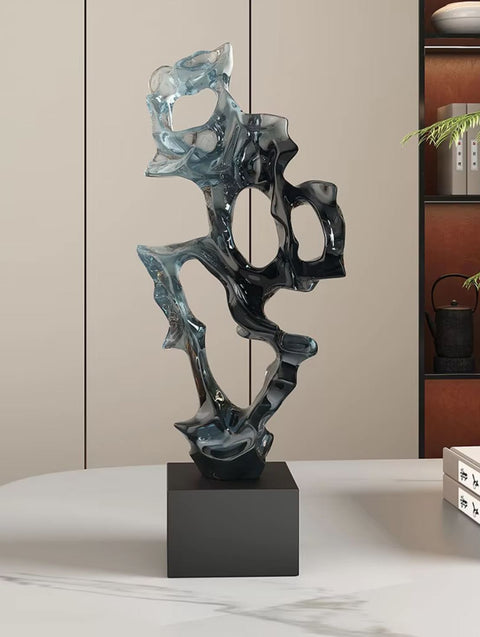 Sculpture abstraite en résine bleu transparente 43 cm