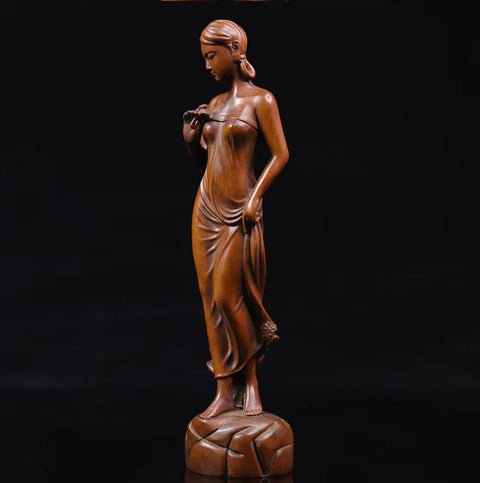 Statue femme en bois 20 cm