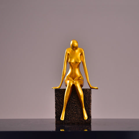 Statue Femme <br/> Contemporaine Assise